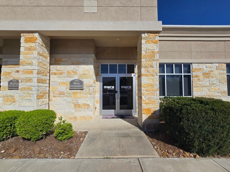 440 Cobia Dr, Katy, TX à louer - Photo de l’immeuble – Image 2 sur 17