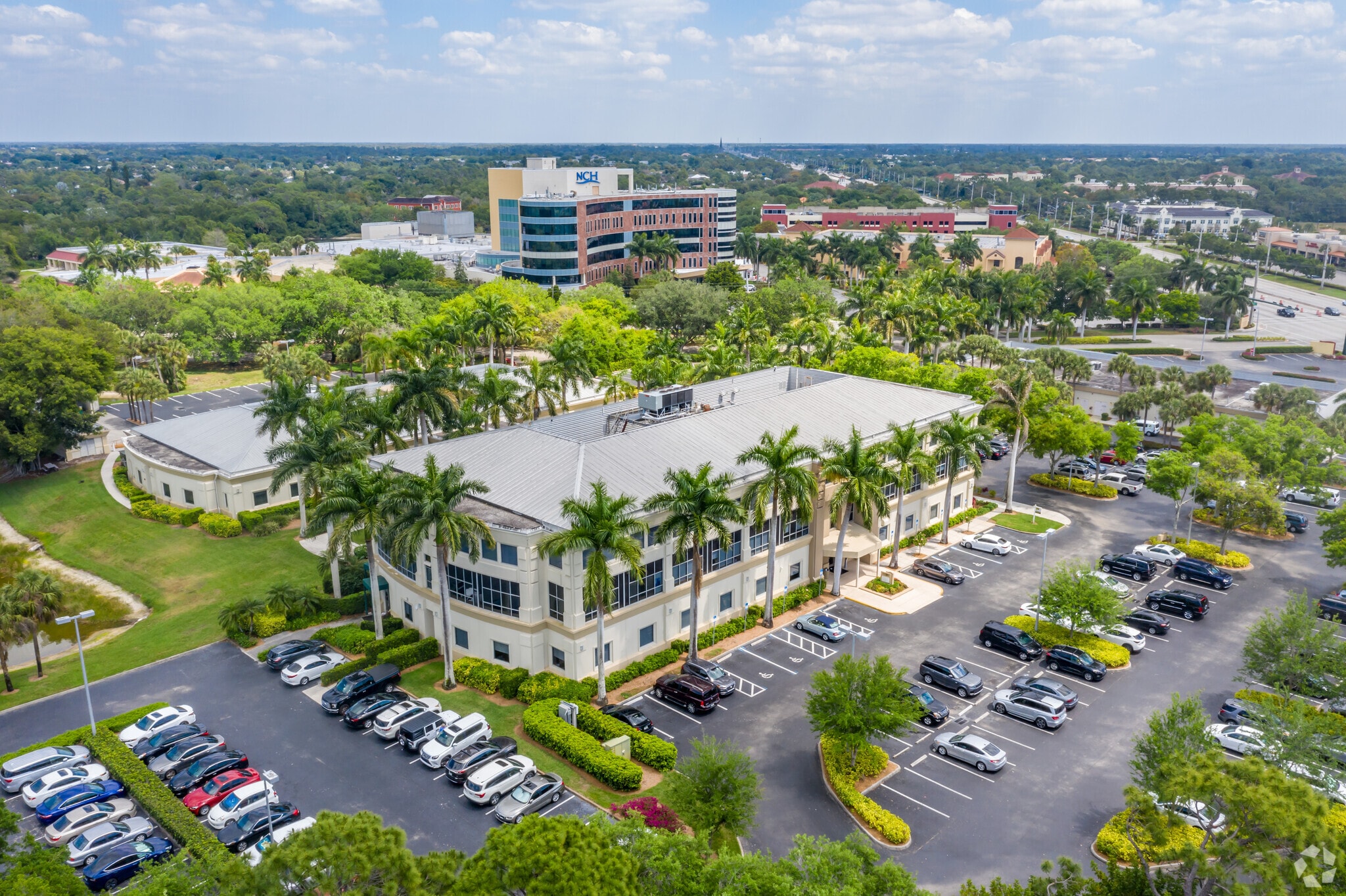 11181 Health Park Blvd, Naples, FL à louer Aérien– Image 1 sur 5