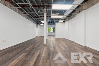 65 Maspeth Ave, Brooklyn, NY à louer Photo intérieure– Image 1 sur 18