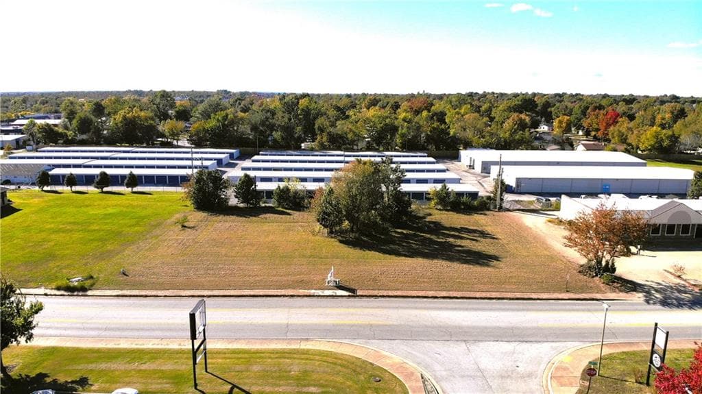 N 24TH St, Rogers, AR à vendre Photo principale– Image 1 sur 8