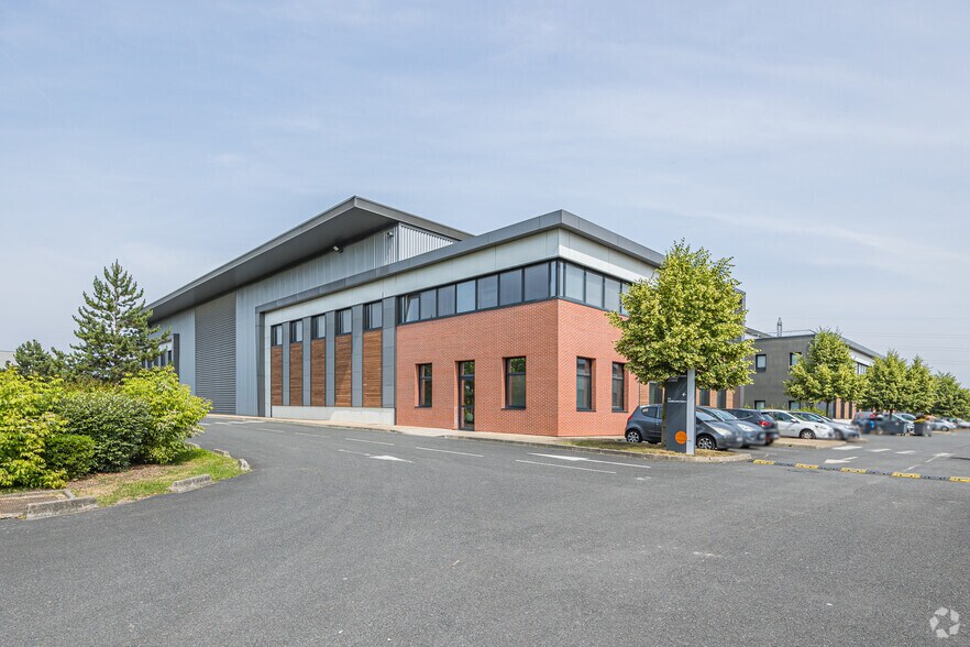 6 Rue Du Commandant D'estienne D'orves, Villeneuve-la-Garenne à louer - Photo de l’immeuble – Image 2 sur 5