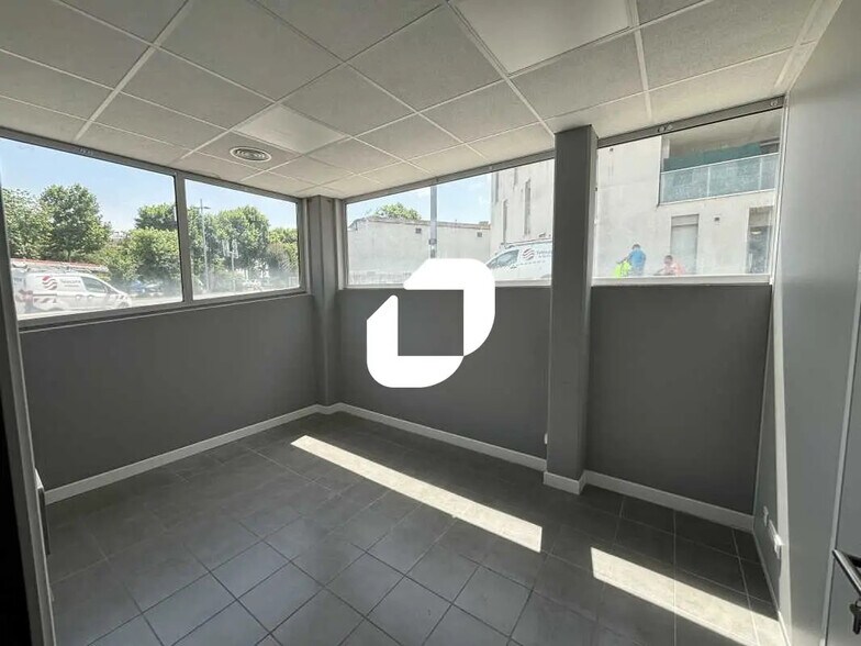 Bureau dans Villefranche-sur-Saône à louer - Photo de l’immeuble – Image 2 sur 8