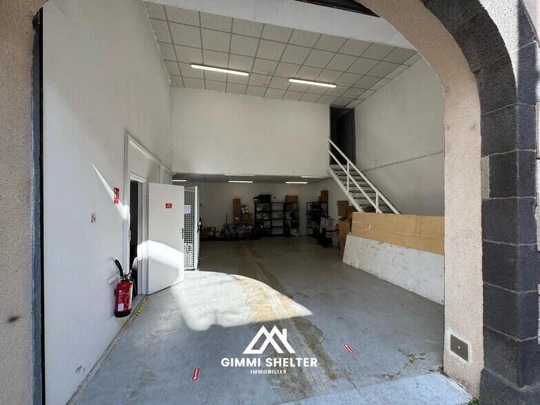 Industriel/Logistique dans Aubière à vendre - Photo de l’immeuble – Image 3 sur 8
