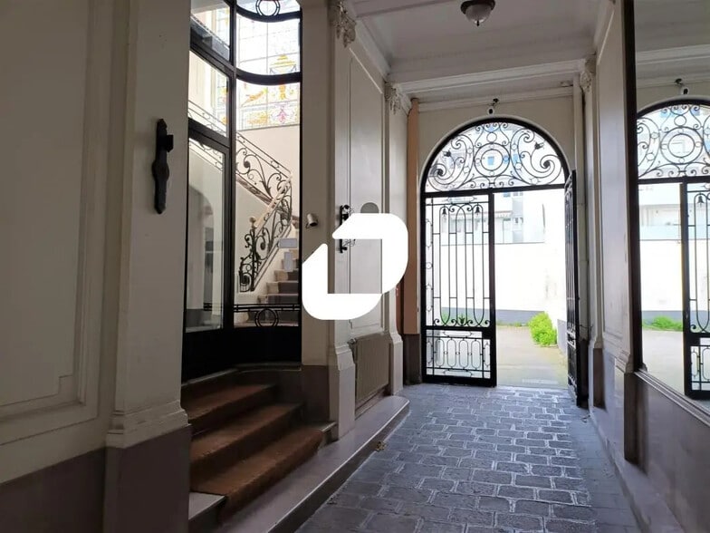 Bureau dans Lille à louer - Photo de l’immeuble – Image 2 sur 8