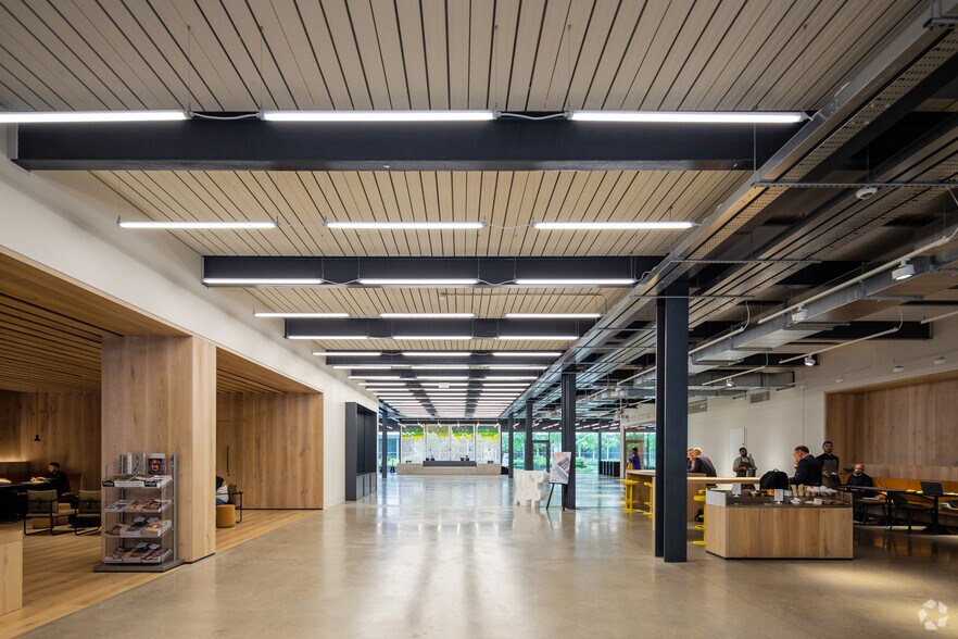 Wood Ln, Londres à louer - Hall d’entrée – Image 3 sur 8