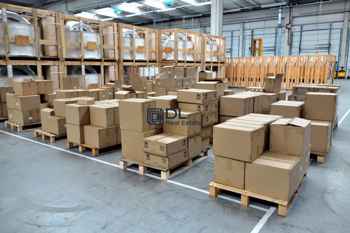 Bureau dans Lieusaint à louer Photo intérieure– Image 1 sur 2