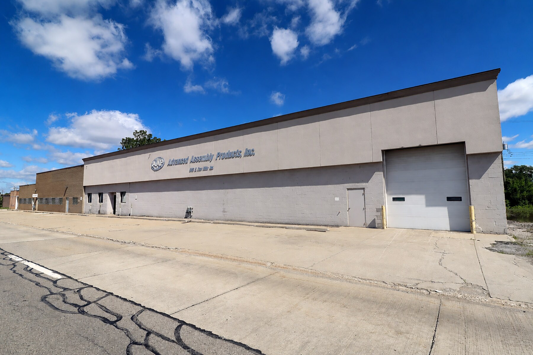 813 & 839 E Ten Mile Rd, Madison Hts, Madison Heights, MI à vendre Photo de l’immeuble– Image 1 sur 7