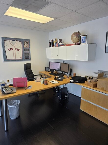 1400 NW 107th Ave, Miami, FL à louer - Photo de l’immeuble – Image 3 sur 28