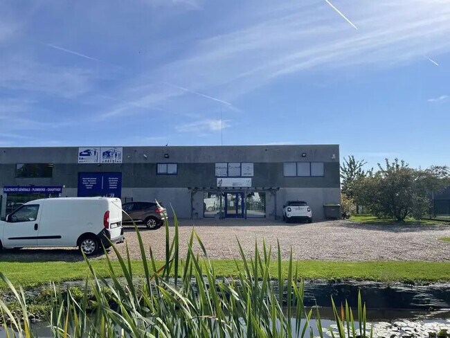 Plus de détails pour Local d’activités à vendre