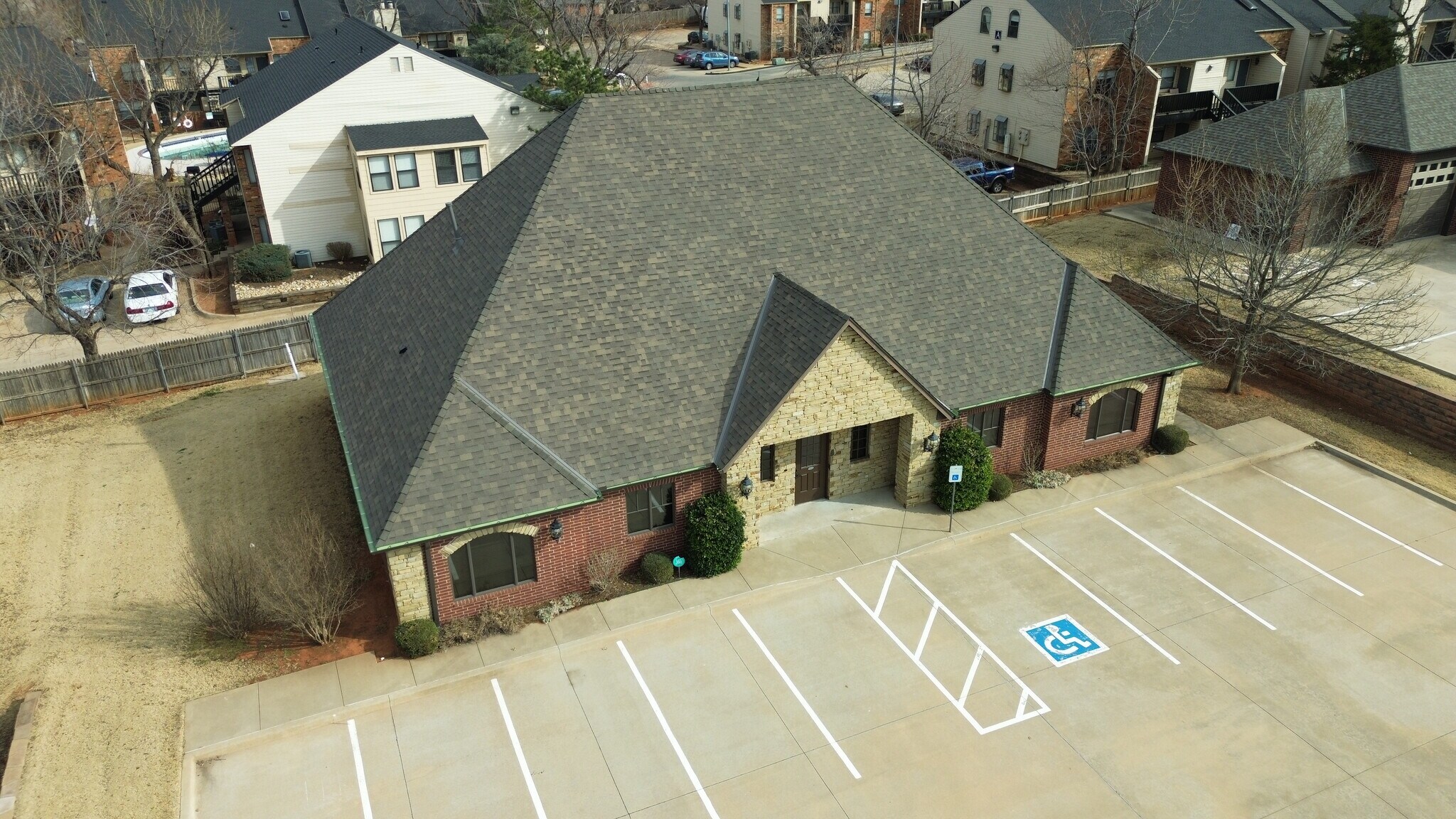 12308 Hidden Forest Blvd, Oklahoma City, OK à vendre Photo principale– Image 1 sur 13