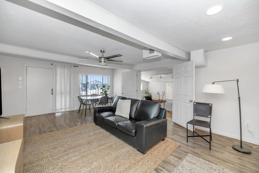 748 E Carol Ave, Phoenix, AZ à vendre - Photo de l’immeuble – Image 1 sur 34