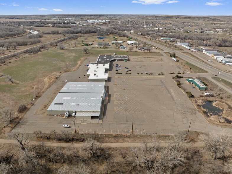 1515 W Bell St, Glendive, MT à vendre - Photo de l’immeuble – Image 3 sur 7