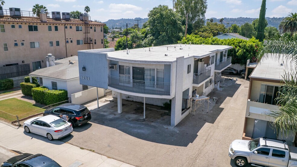 14716 Magnolia Blvd, Sherman Oaks, CA à vendre - Photo de l’immeuble – Image 3 sur 31