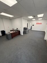 200 Engineers Rd, Hauppauge, NY à louer Photo intérieure– Image 2 sur 8