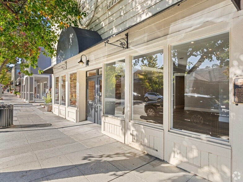 14519 Big Basin Way, Saratoga, CA à louer - Photo de l’immeuble – Image 2 sur 4
