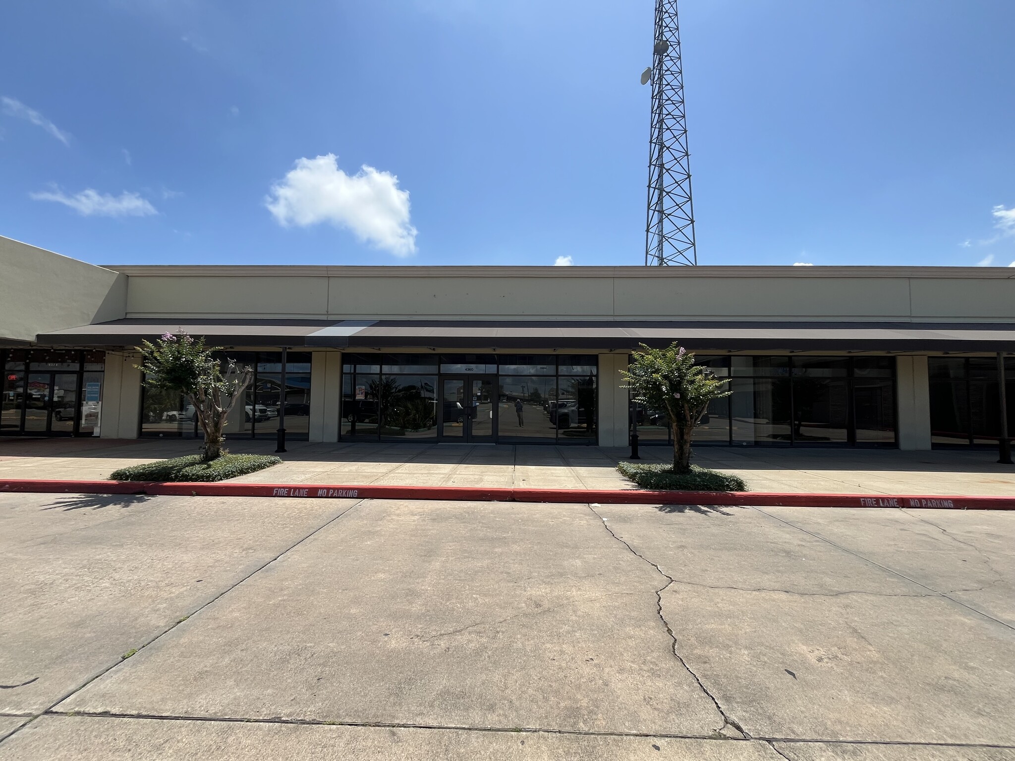 4328-4406 Dowlen Rd, Beaumont, TX à louer Photo de l’immeuble– Image 1 sur 2