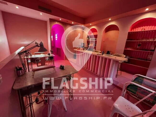 Plus de détails pour Local commercial à louer