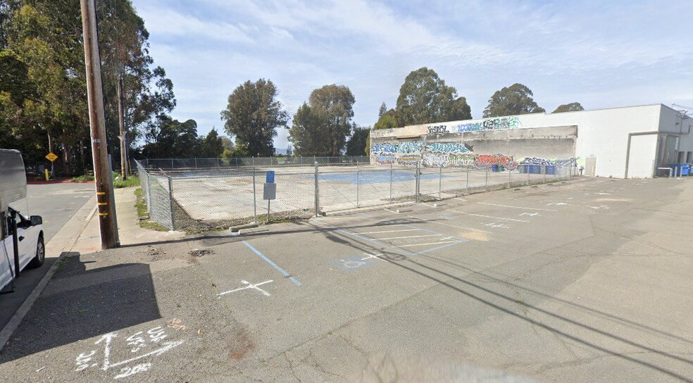 701 Heinz Ave, Berkeley, CA à louer - Photo de l’immeuble – Image 3 sur 3