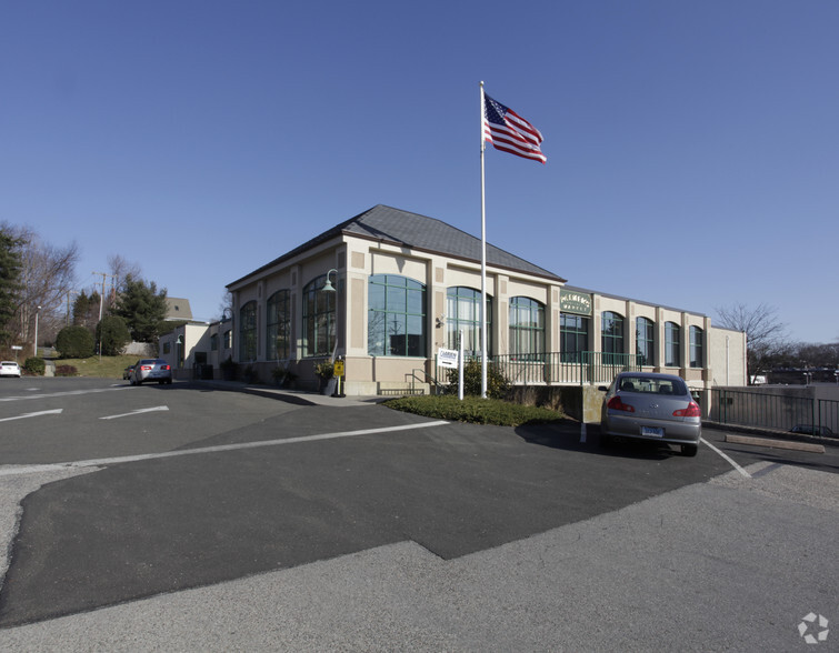 264 Heights Rd, Darien, CT à louer - Photo principale – Image 2 sur 5