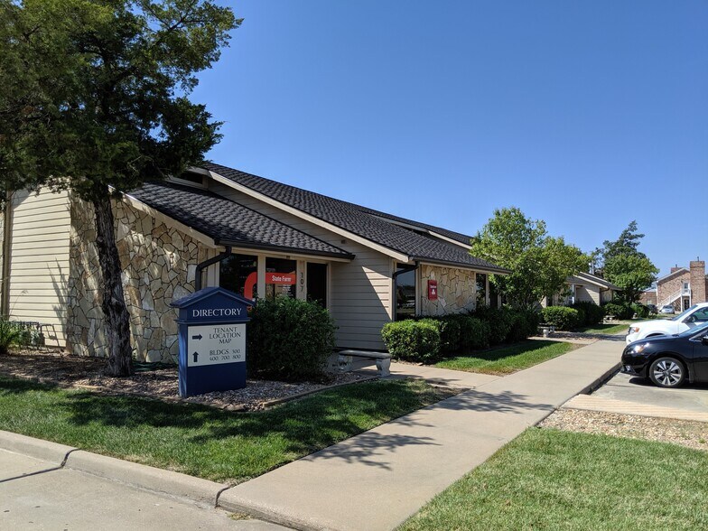 9415 E Harry St, Wichita, KS à louer - Photo de l’immeuble – Image 2 sur 6