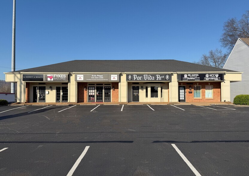4811 Trousdale Dr, Nashville, TN à louer - Photo principale – Image 1 sur 24