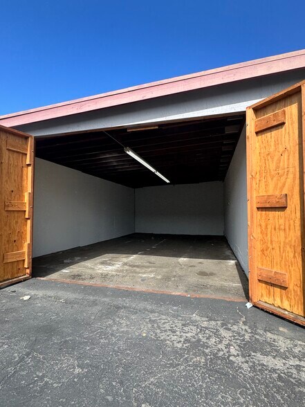 868-882 W 16th St, Newport Beach, CA à louer - Photo intérieure – Image 2 sur 3
