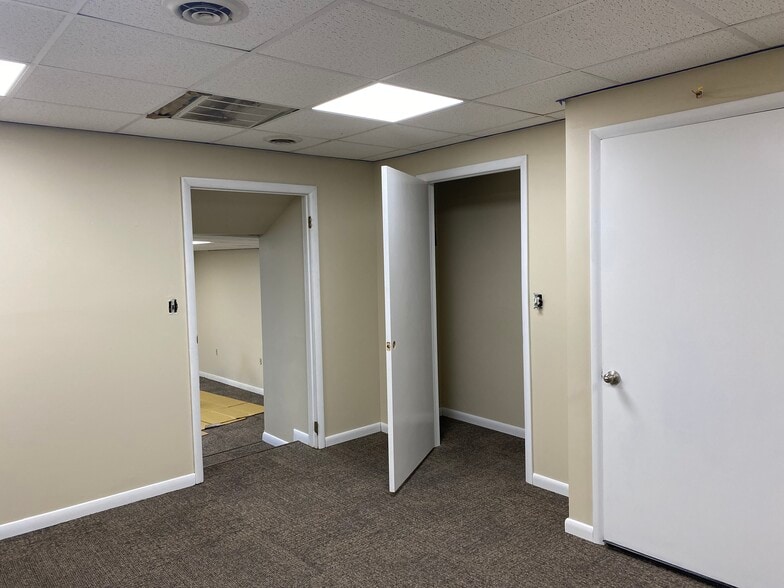 943-953 W 12th St, Erie, PA à louer - Photo intérieure – Image 3 sur 10