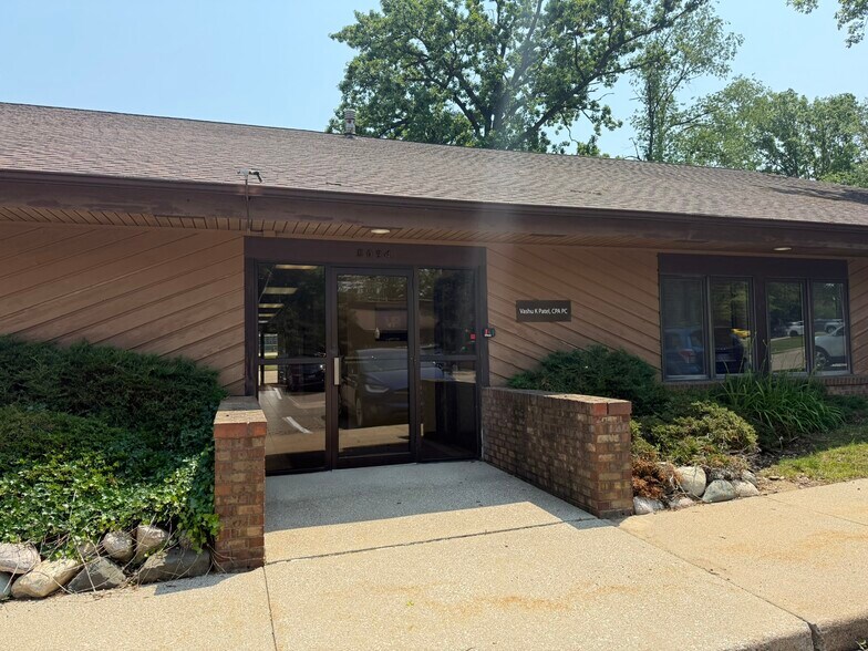 5090-5096 Lovers Ln, Kalamazoo, MI à vendre - Photo de l’immeuble – Image 2 sur 6
