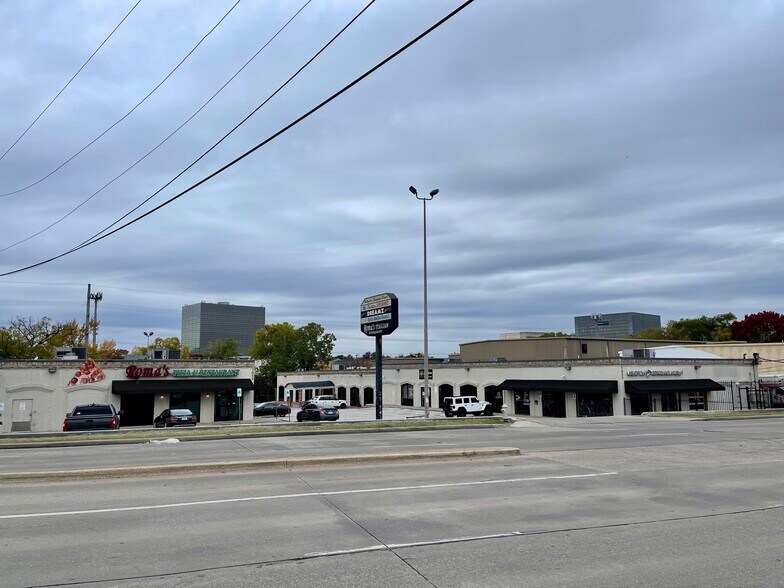 7033-7035 Greenville Ave, Dallas, TX à louer - Photo de l’immeuble – Image 1 sur 2