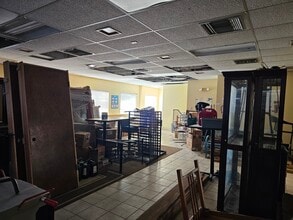 8222 Wurzbach Rd, San Antonio, TX à vendre Photo de l’immeuble– Image 1 sur 12