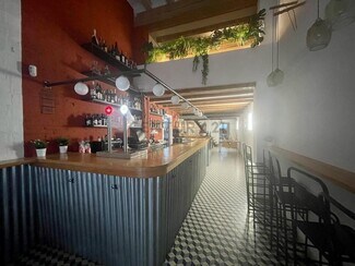 Plus de détails pour Local commercial à louer