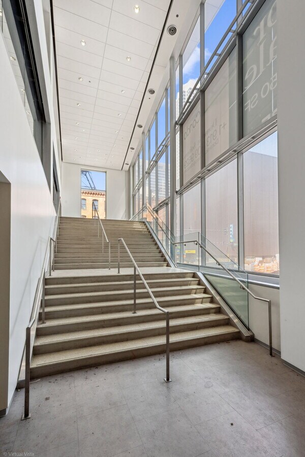 360 N State St, Chicago, IL 60654 - Lot 200 - - Photo intérieure - Image 1 of 7