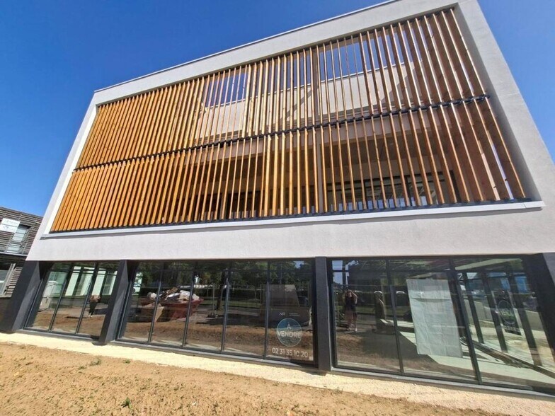 Bureau dans Caen à vendre - Photo de l’immeuble – Image 3 sur 5