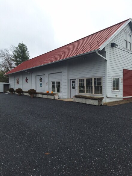 3881 Churchville Ave, Churchville, VA à vendre - Photo de l’immeuble – Image 1 sur 11