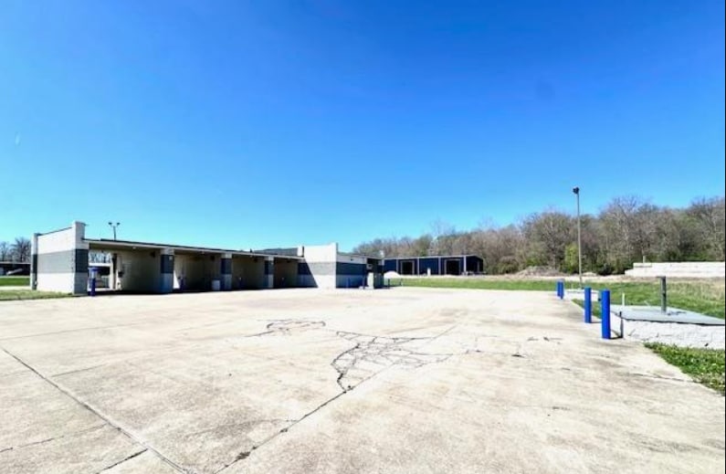 259 Herrington pl, West Terre Haute, IN à vendre - Photo principale – Image 1 sur 5