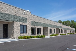 Plus de détails pour 46-48 Windsor Pl, Central Islip, NY - Industriel/Logistique à louer