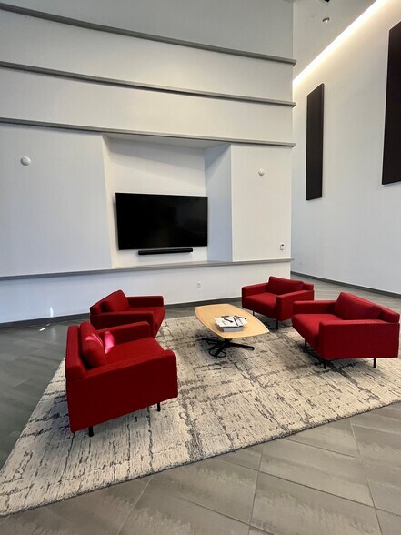 7345 E Acoma Dr, Scottsdale, AZ à louer - Hall d’entrée – Image 3 sur 8