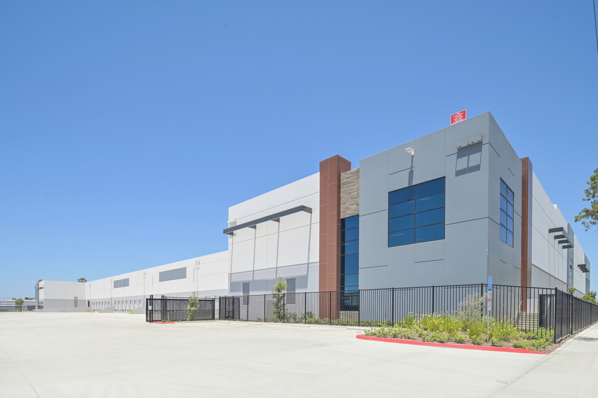 219 W Gardena Blvd, Gardena, CA à louer Photo de l’immeuble– Image 1 sur 7