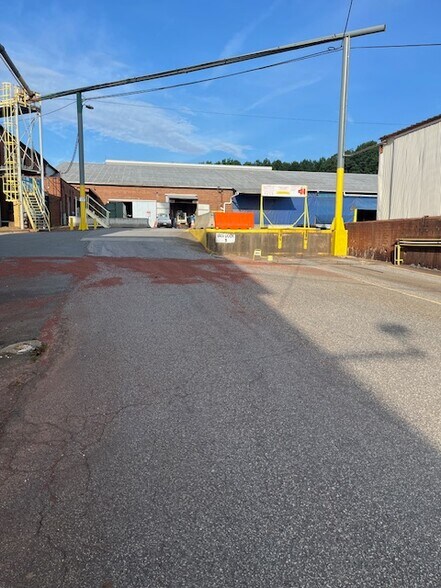 700 S Long St, Salisbury, NC à louer - Photo de l’immeuble – Image 3 sur 5