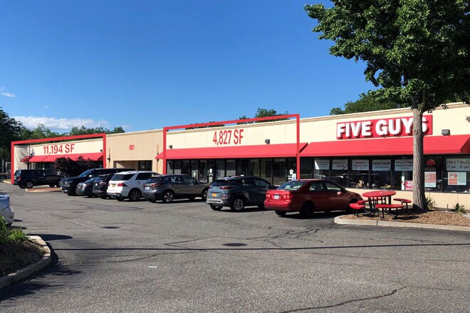 601 Veterans Memorial Hwy, Hauppauge, NY à louer - Photo de l’immeuble – Image 1 sur 9
