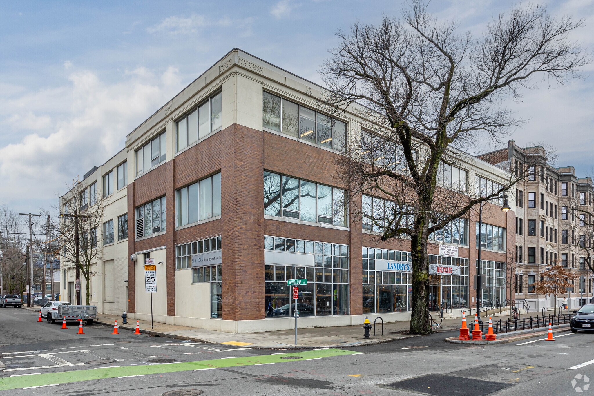1048-1050 Commonwealth Ave, Boston, MA à louer Photo principale– Image 1 sur 7