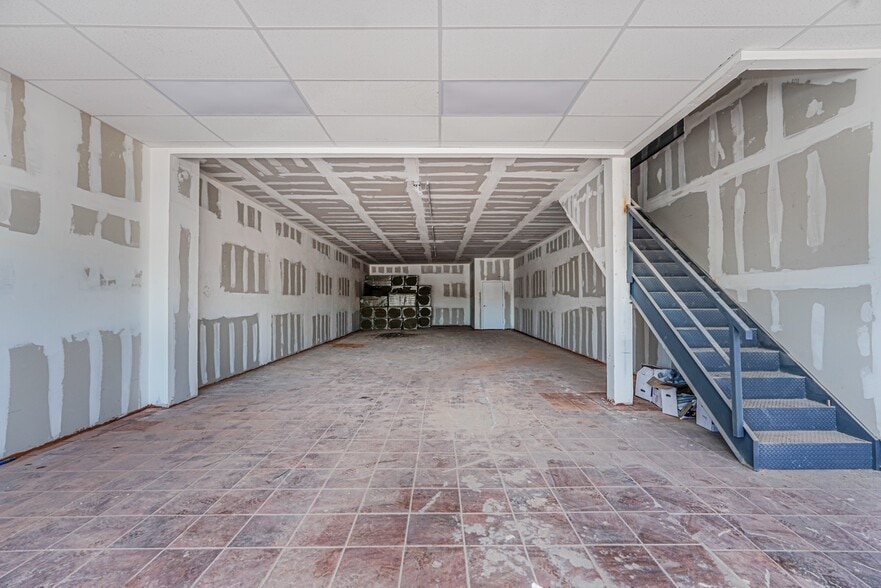 956 Richmond Ave, Staten Island, NY à louer - Photo de l’immeuble – Image 3 sur 10