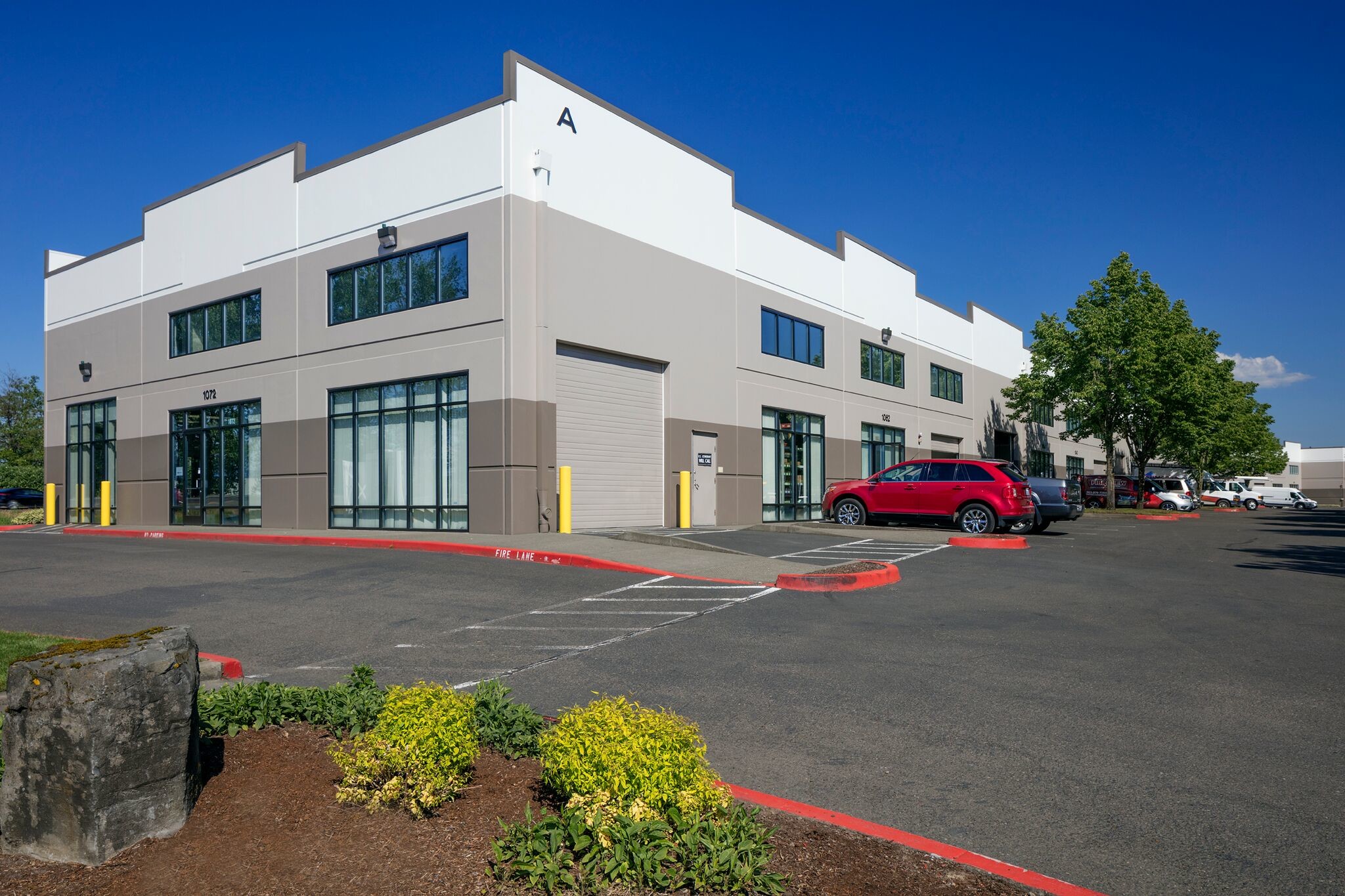 1020-1080 NW Corporate Dr, Troutdale, OR à louer Photo de l’immeuble– Image 1 sur 28