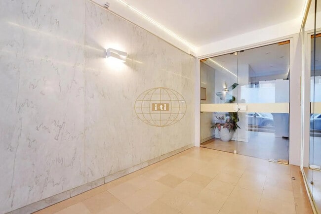 Plus de détails pour Local commercial à vendre