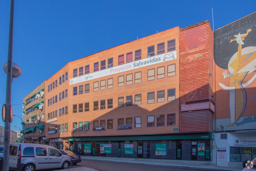 Calle De Begoña, 16, Coslada, Madrid à louer - Photo de l’immeuble – Image 2 sur 2