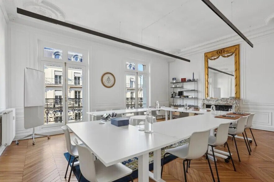 3 Rue La Boétie, Paris à louer - Photo de l’immeuble – Image 3 sur 9