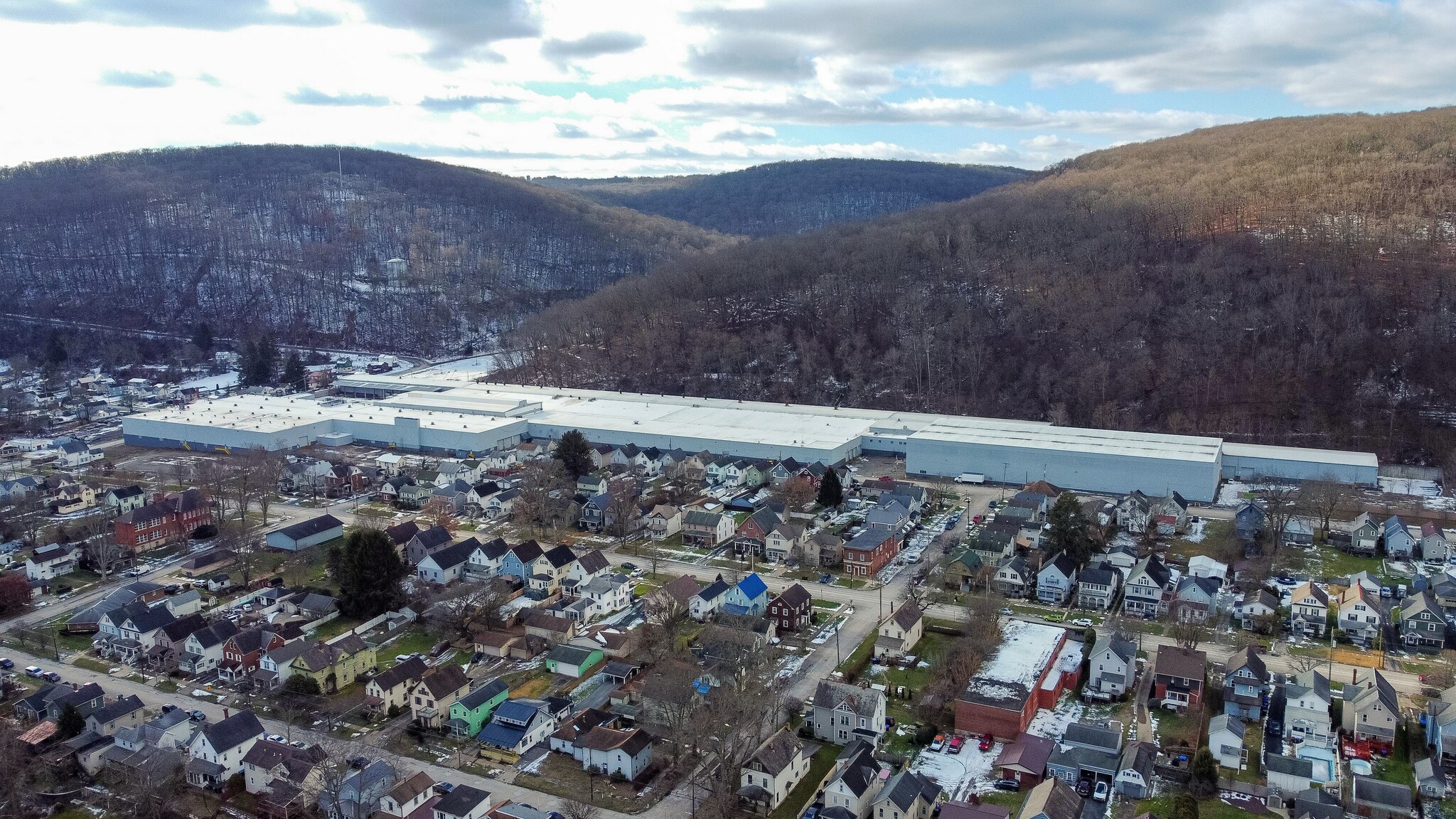 325 Buffalo St, Franklin, PA à louer Photo principale– Image 1 sur 16