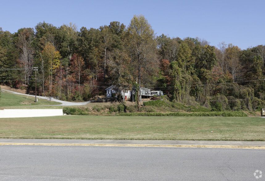 550 N Main St, Marion, NC à vendre - Photo de l’immeuble – Image 3 sur 3