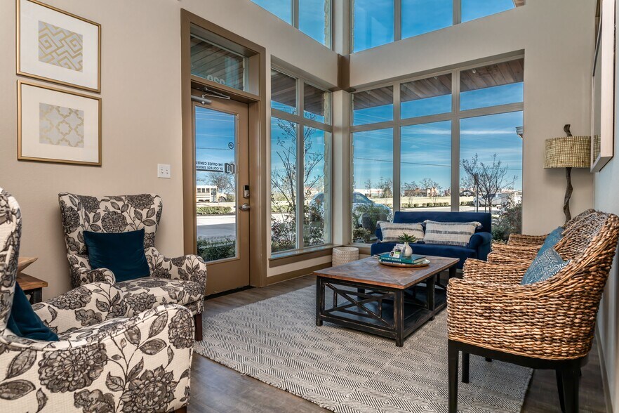 750 William D Fitch Pkwy #230,, College Station, TX à louer - Photo de l’immeuble – Image 3 sur 8