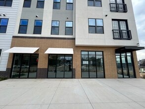 4830 E Rosedale St, Fort Worth, TX à louer Photo de l’immeuble– Image 2 sur 4
